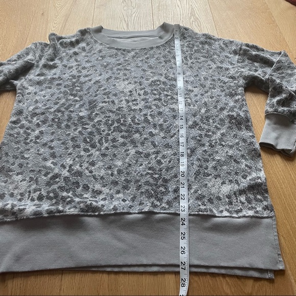NWT AERIE OVERSIZED LEOPARD SWEATER - XS - Picture 13 of 15